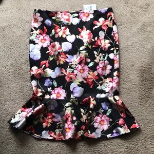 Plus size Floral Midi Pencil Skirt with Ruffle